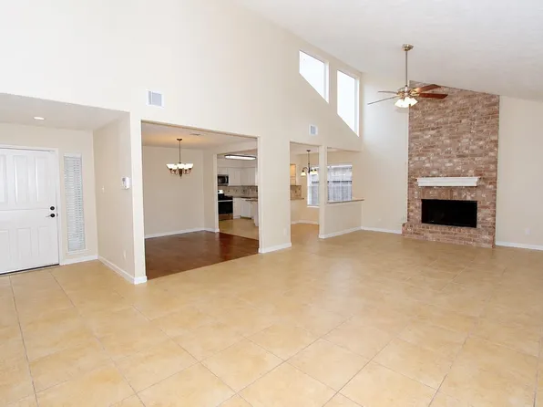 2731 Colony Dr, Sugar Land, TX 77479