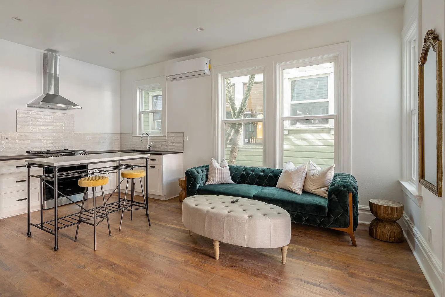 1 bed, 1.0 bath, 592 sqft, $2,804 — Photo 1