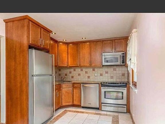 2nd image of 1641 154th St #1A