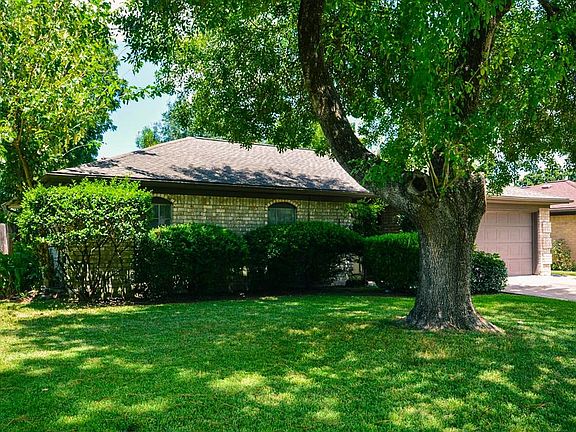 3rd image of 22118 Provincial Blvd