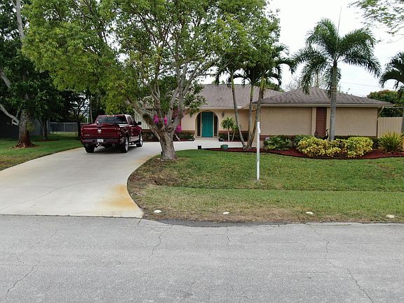 2nd image of 743 SE Elwood Avenue