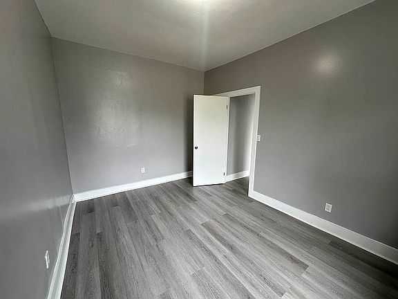 5th image of 741 Lexington Ave #16