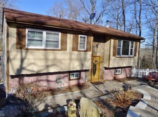 48 Fordham Trl, Hopatcong, NJ 07843