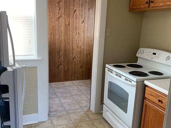 4th image of 28 1/2 Tiffin St