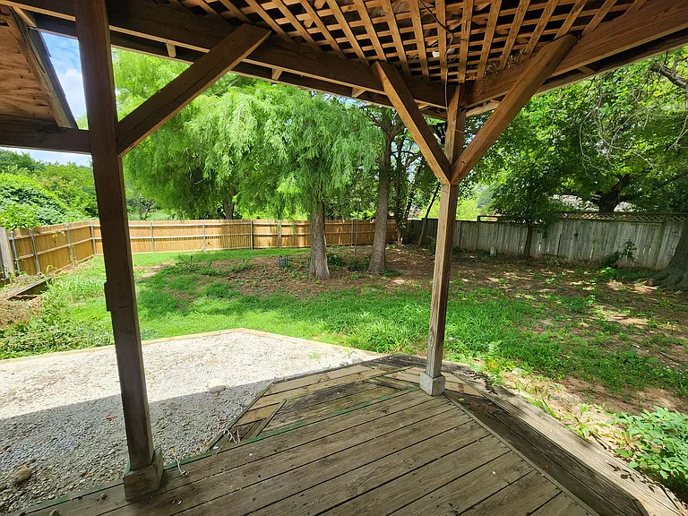 2521 W Brooks St — Photo 10