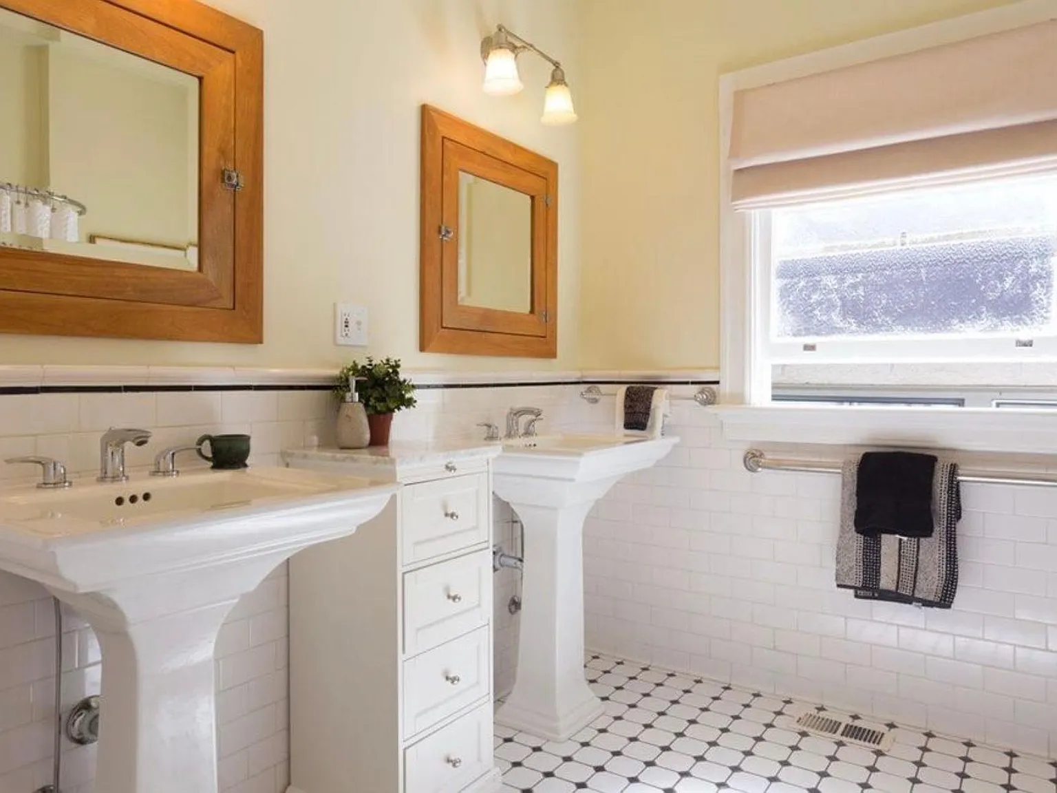 2 bed, 1200 sqft, $5,400 — Photo 3
