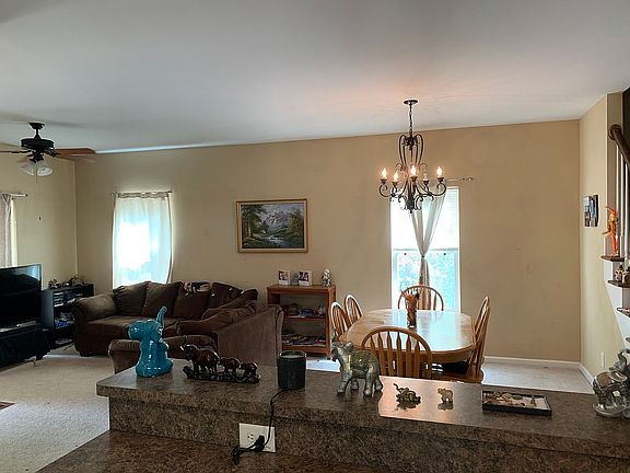 5th image of 150 Hood Park Dr