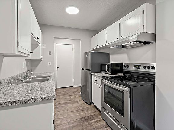 5th image of 4351 Parklawn Ave APT 105-E