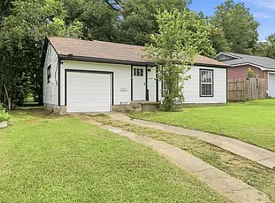 2 bed, 1.0 bath, 784 sqft, $1,200 — Photo 3