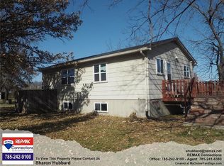 708 W 7th St, Waverly, KS 66871