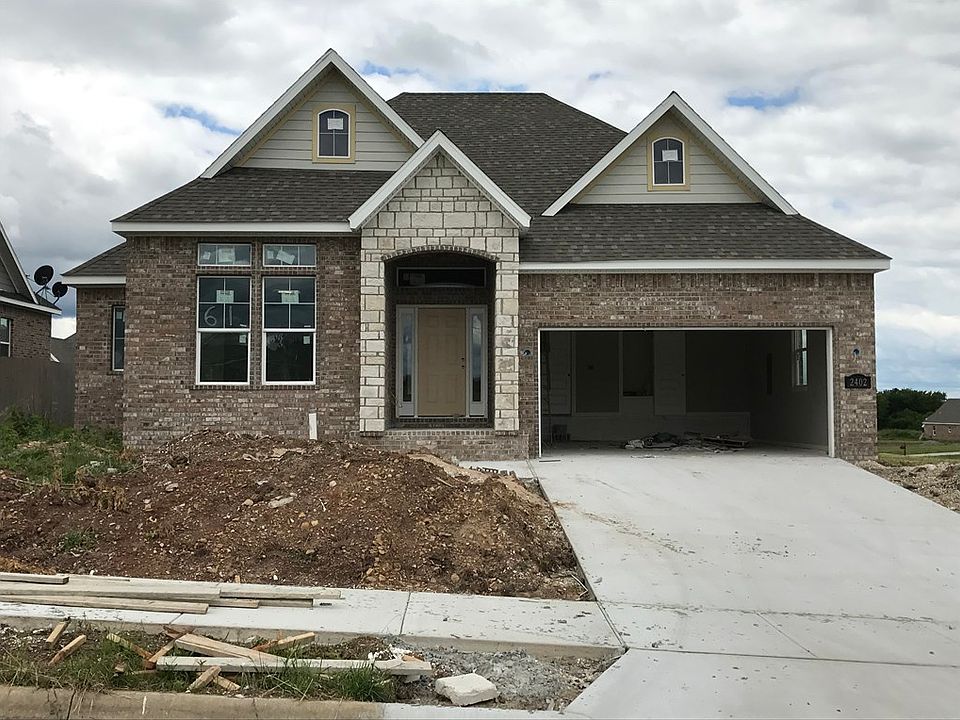 1st image of 2402 Brook Ln