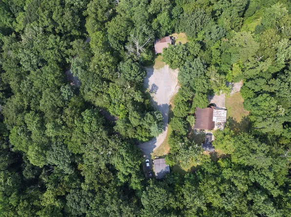 270 Summer Ln, Trenton, GA 30752