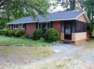 2805 Alcott Rd, Greensboro, NC 27405