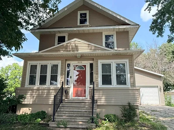 609 1st Ave SE, Clarion, IA 50525