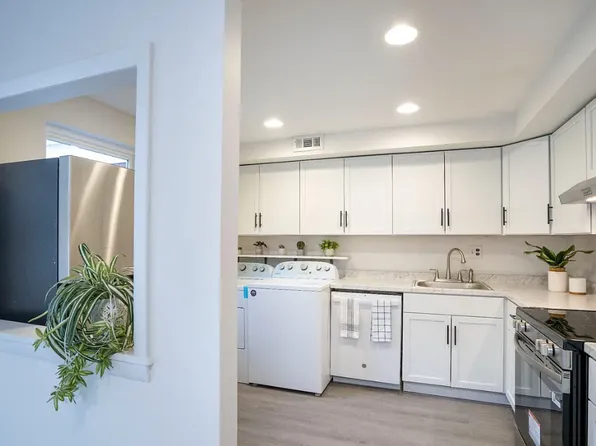 1141 W Aaron Dr APT D, State College, PA 16803