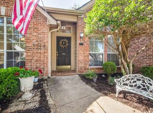2200 Knob Hill Dr, Corinth, TX 76210