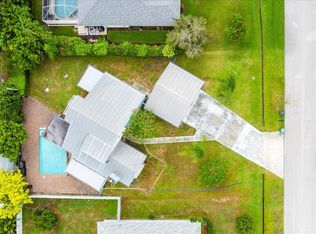 1211 SE Mendavia Ave, Port Saint Lucie, FL 34952