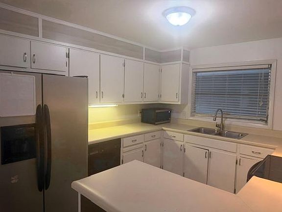 4th image of 616 Prince Ave