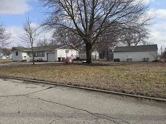 5th image of 200 E Nebraska St