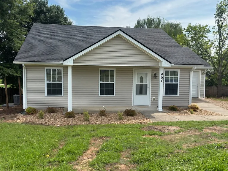 404 Faulkner Dr — Photo 1