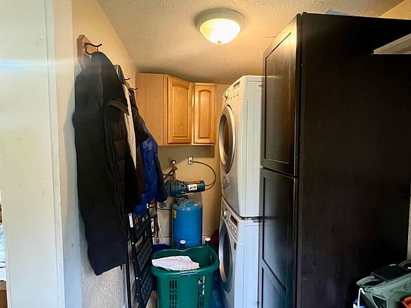 4th image of 2760 King Arthur Way