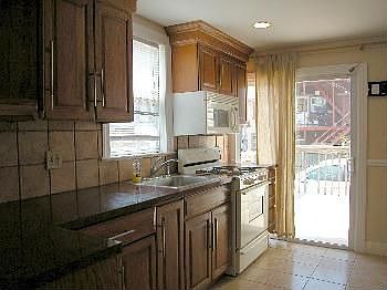 5th image of 23 Irving Pl