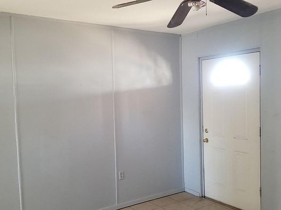 3rd image of 607 Brooks Dr