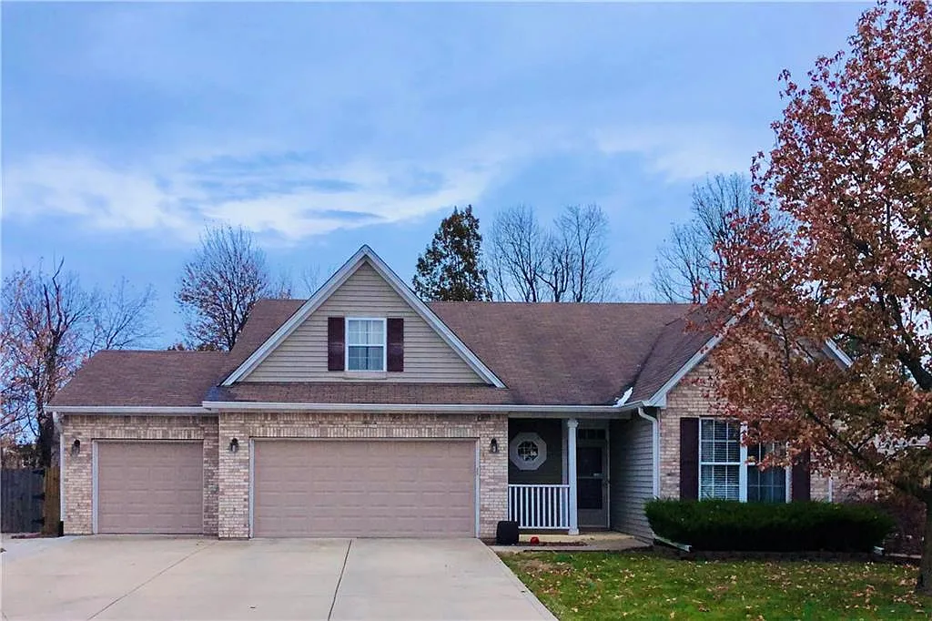 689 Port Dr photo 1