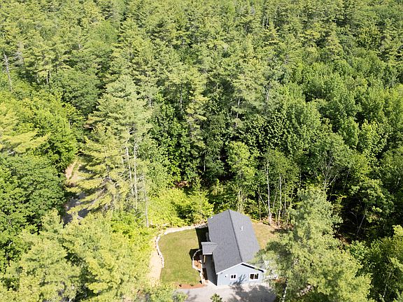 4th image of 34 Hawk Mountain Road