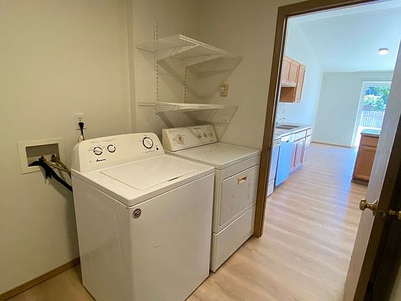 5th image of 2216 168th St E