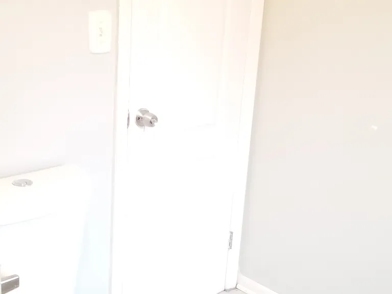 624 Stirling St — Photo 21