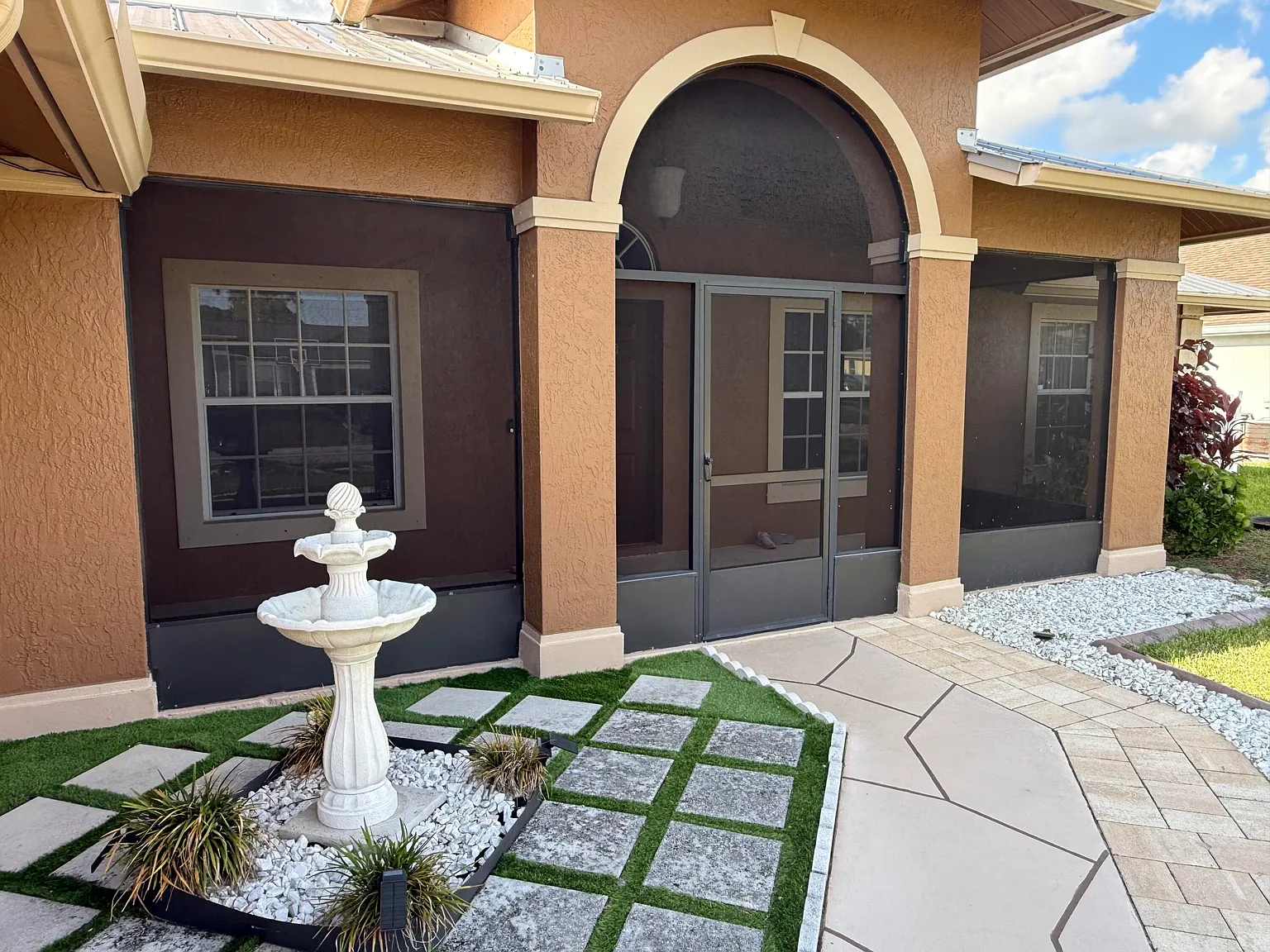 3 bed, 2.0 bath, 1780 sqft, $2,950 — Photo 3