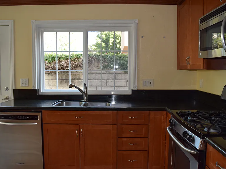 4450 Cedarglen Ct — Photo 5