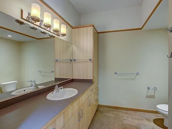 2205 Ashland St — Photo 10