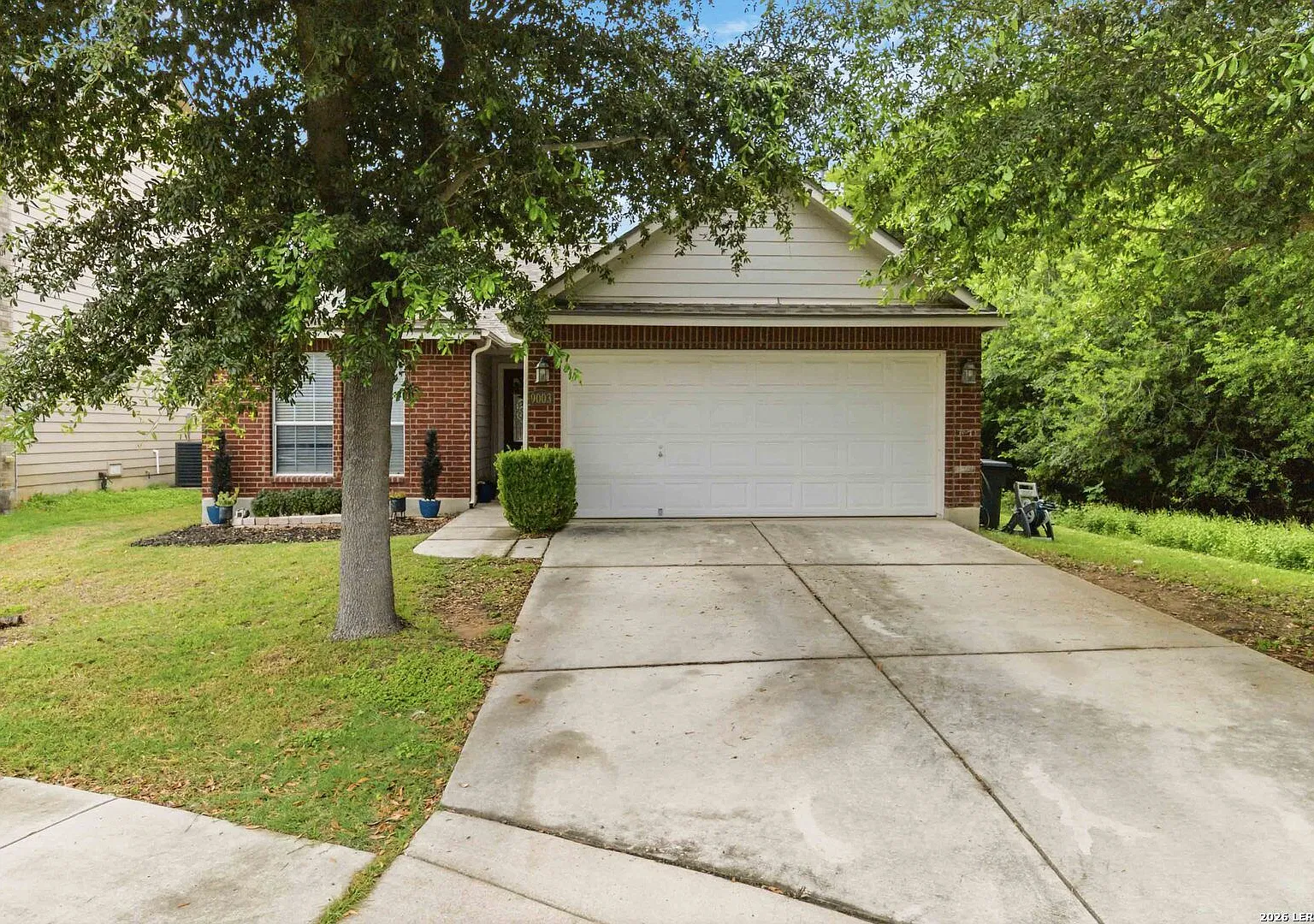 9003 Hilltop Crossing Dr — Photo 1
