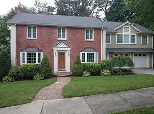 35 Woodlawn Dr, Newton, MA 02467