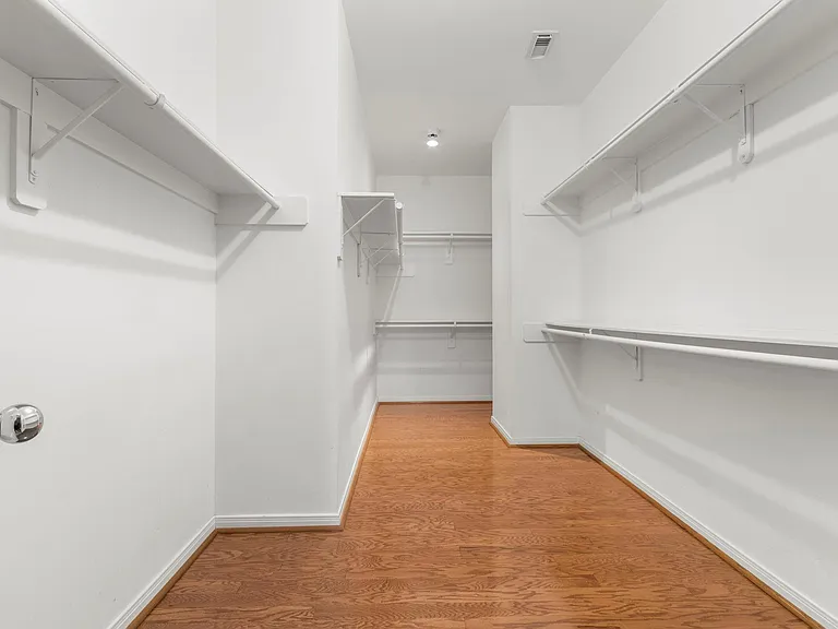 707 W Heights Hollow Ln — Photo 15