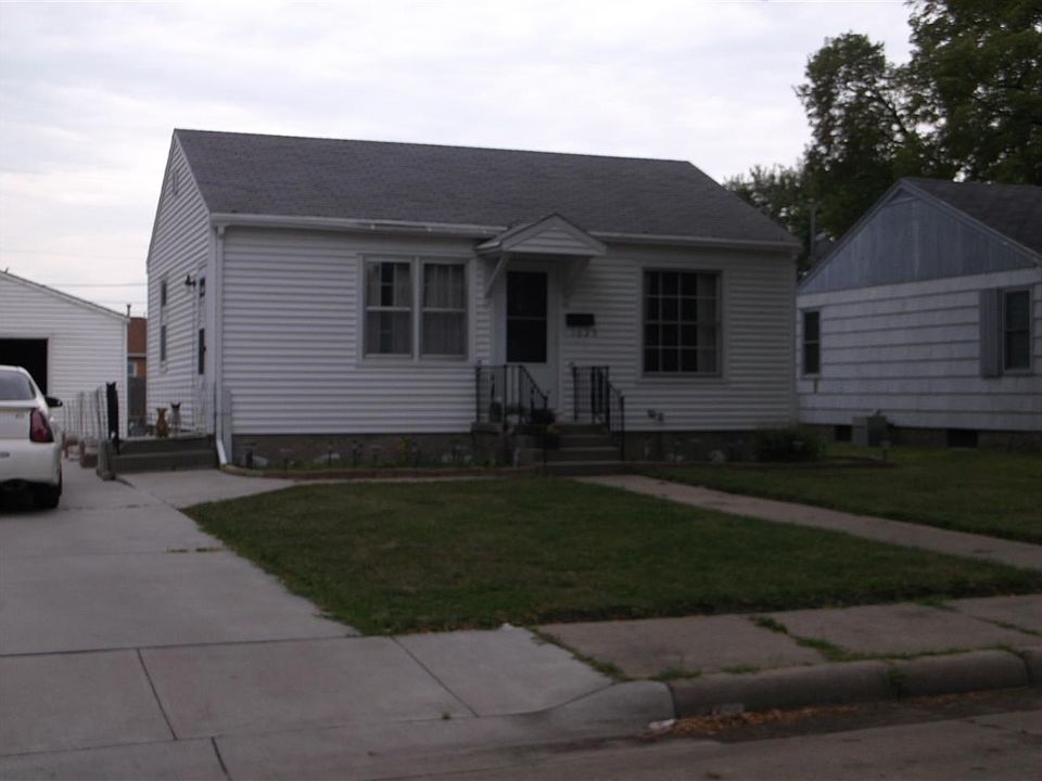 2nd image of 1629 20th St