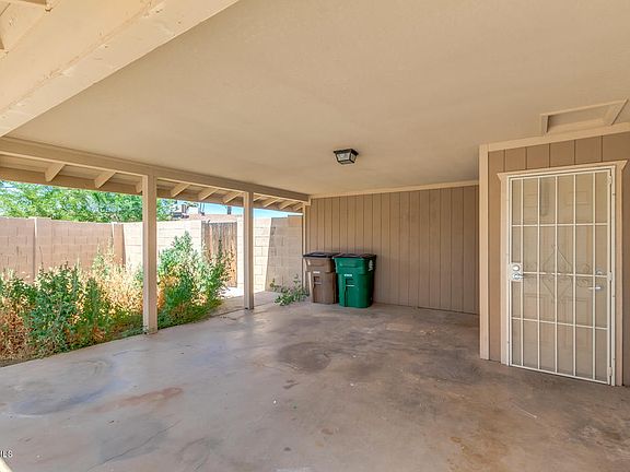 4th image of 1022 N Las Palmas Dr
