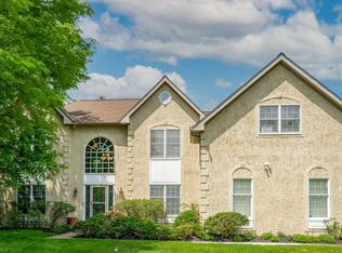 201 Hazeltine Cir, Blue Bell, PA 19422