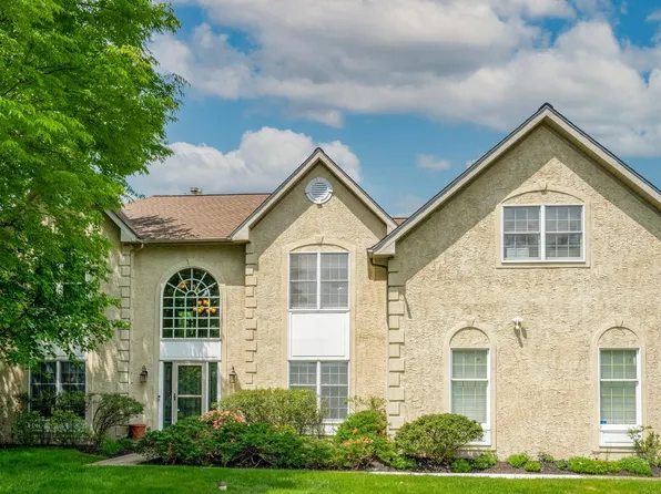 201 Hazeltine Cir, Blue Bell, PA 19422