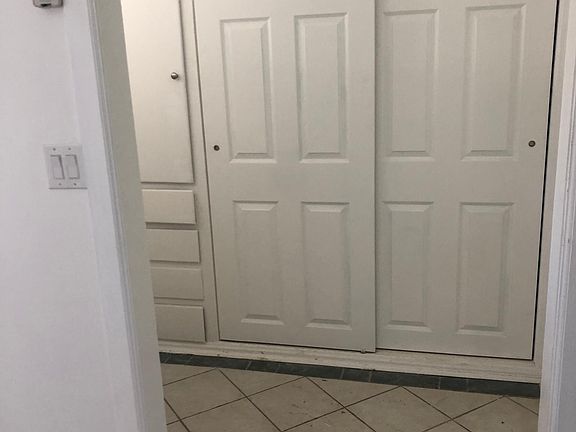 5th image of 846 Ventura St