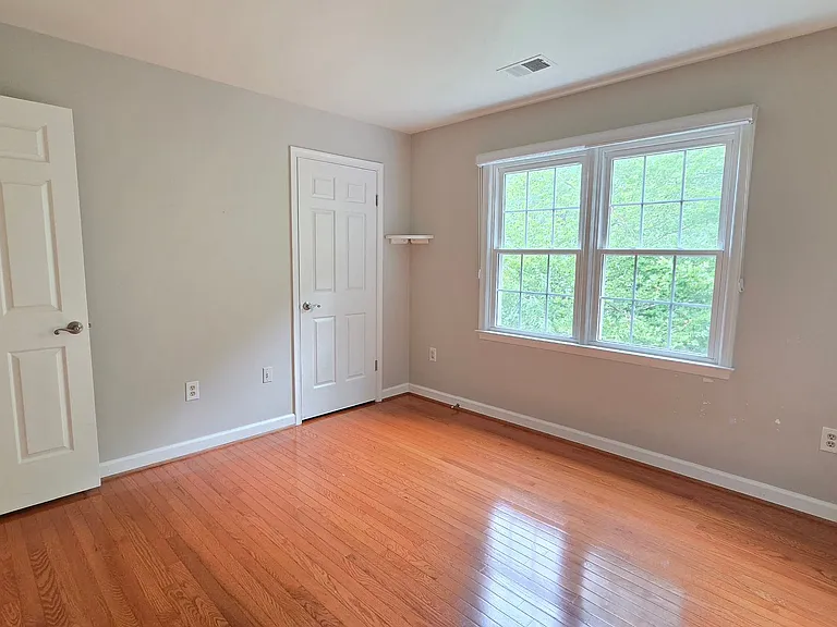 8201 Hensley Ct — Photo 16