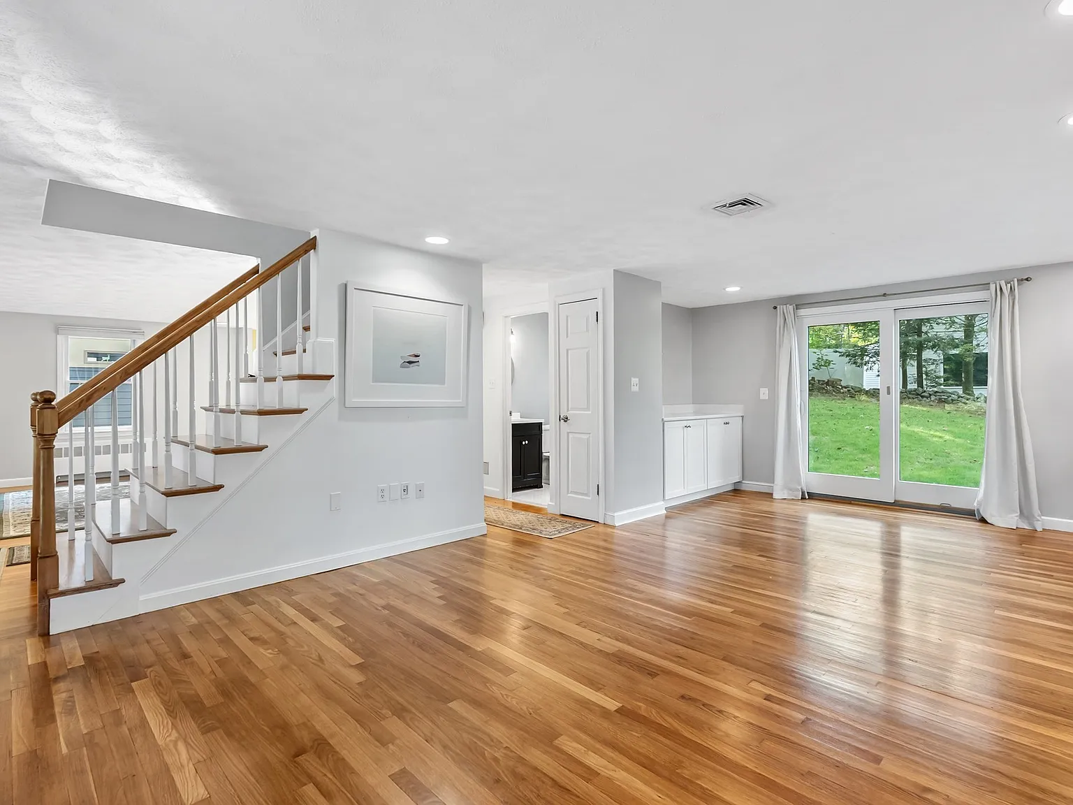4 bed, 2.5 bath, 1861 sqft, $4,900 — Photo 2