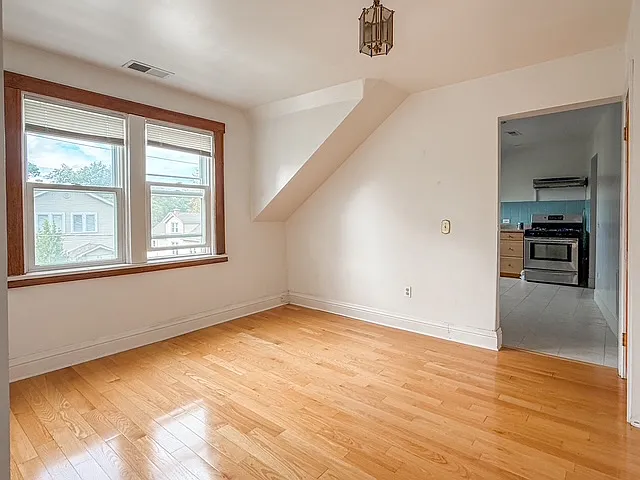 1 bed, $2,000 — Photo 4