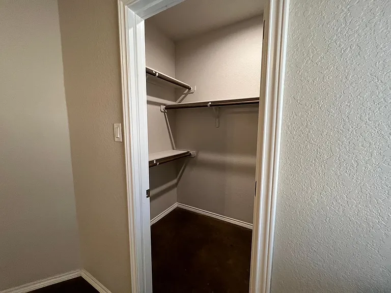 1107 Renee St — Photo 9