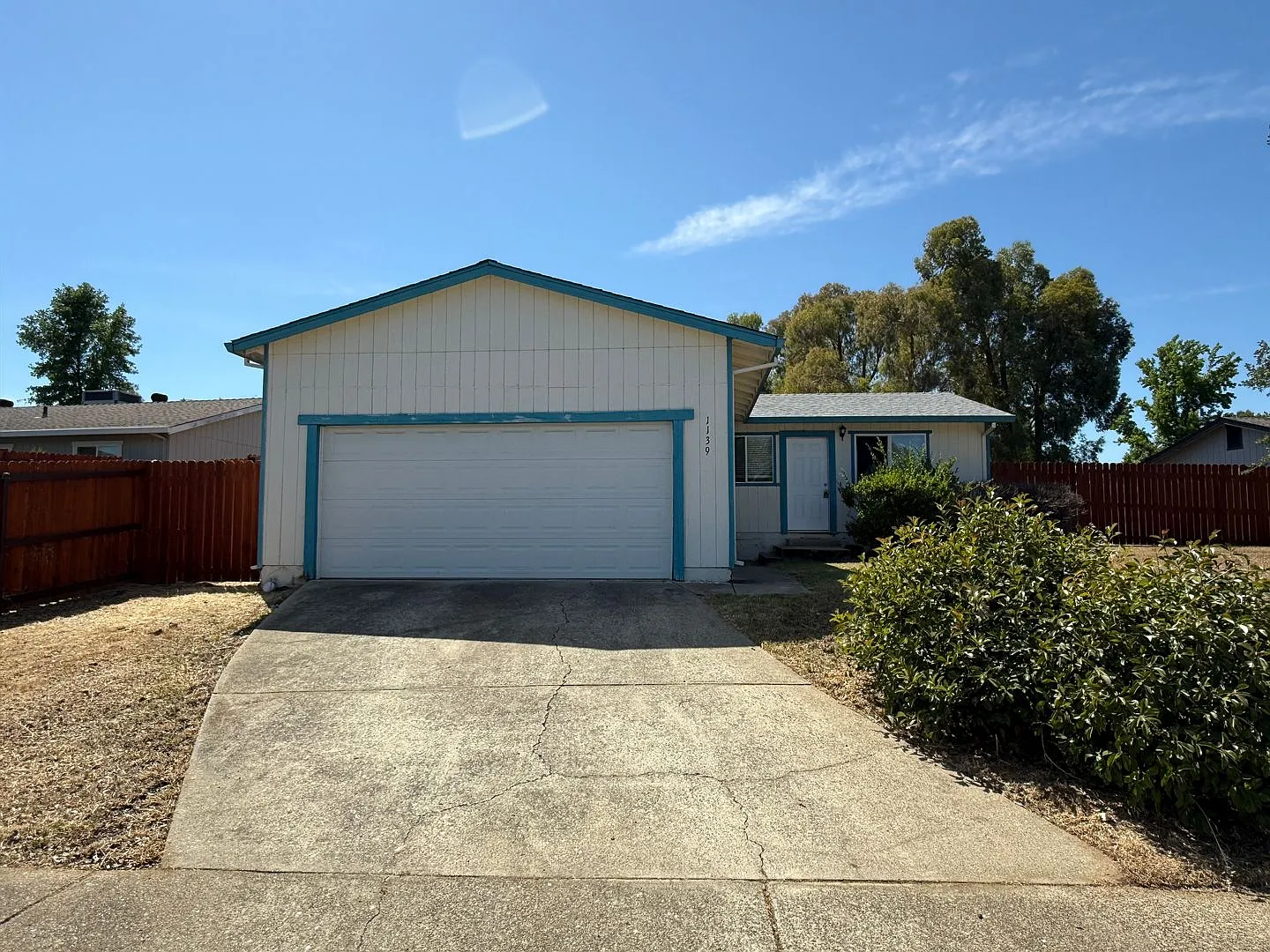 3 bedroom, 2 bathroom home located in the desirable neighborhood! — Photo 3