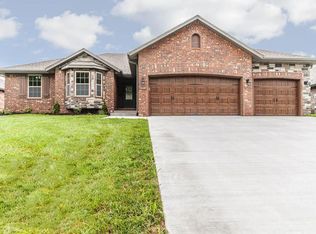 830 E Purple Martin St, Nixa, MO 65714