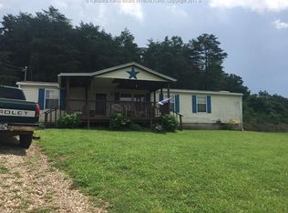 6922 Lieving Rd, Letart, WV 25253