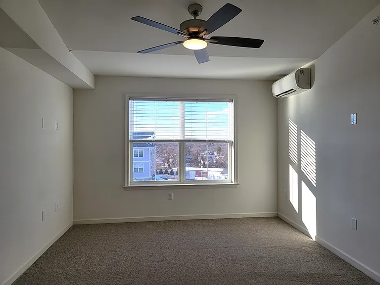 4520 Commerce St #304 — Photo 8